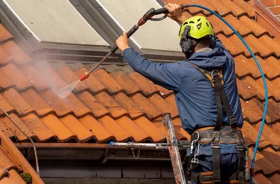 Démoussage et hydrofuge de toiture à Champclause